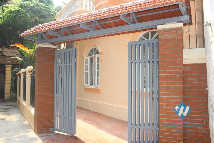 Bright renovated house with 3 bedroom and a huge garden for rent in Westlake Tay Ho, Ha Noi